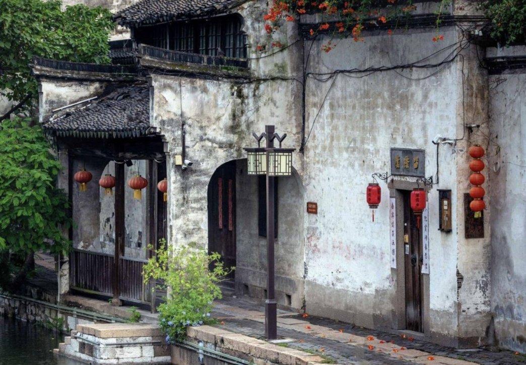 泼天流量，中小商家咋接住的？